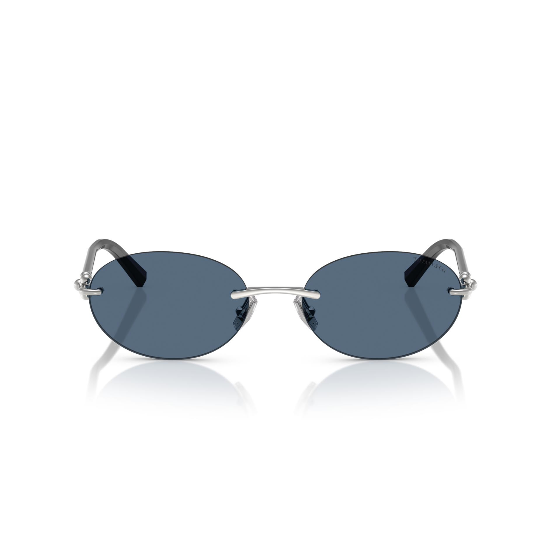 Shop Tiffany &amp; Co. Sunglasses In Argento/blu