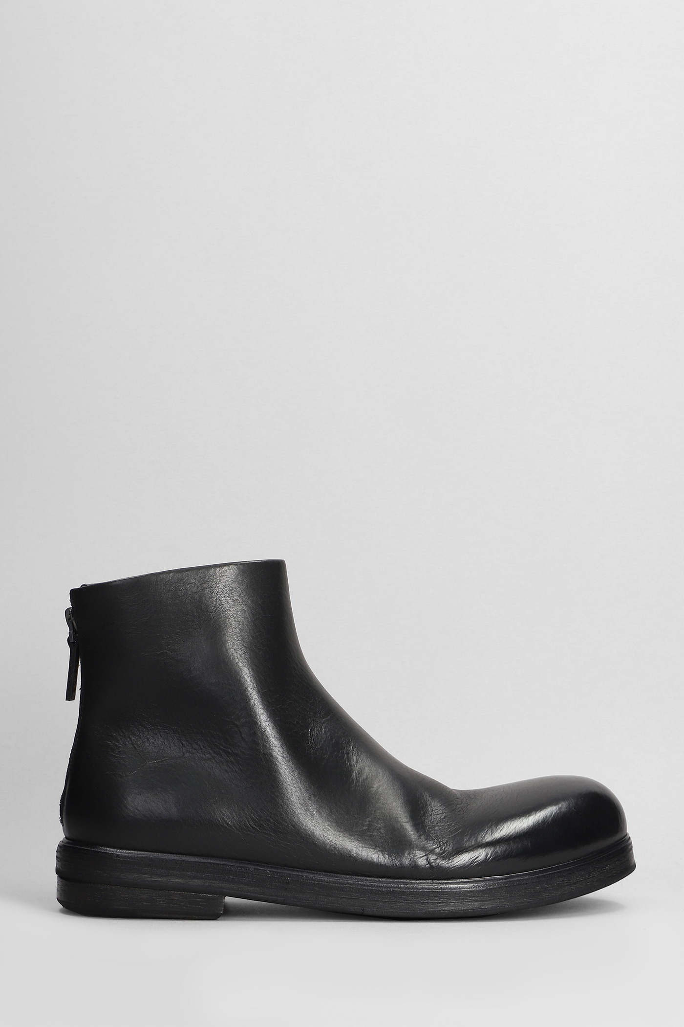 Zucca Ankle Boots In Black Leather