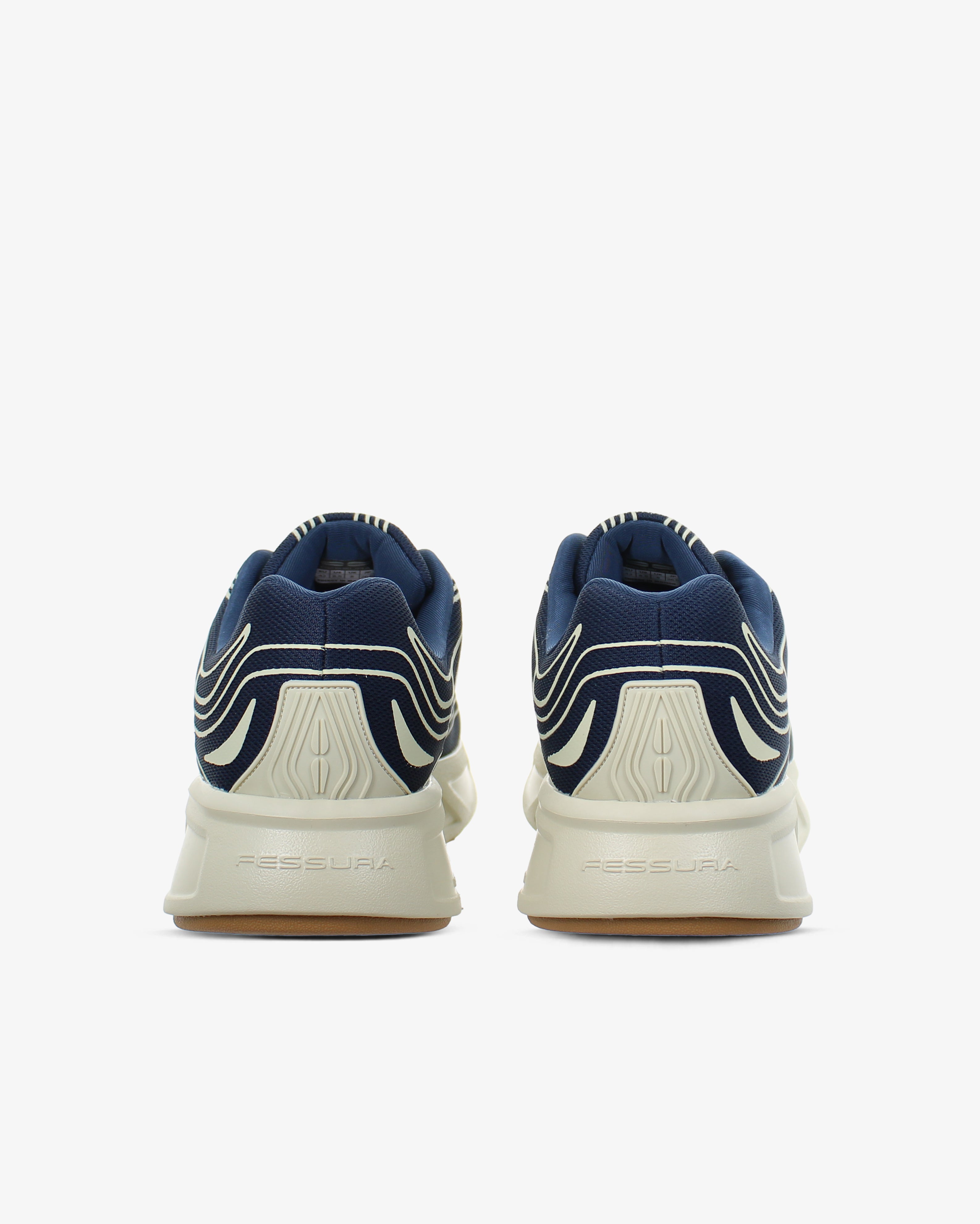 Fessura Walk #01 In Navy-milk