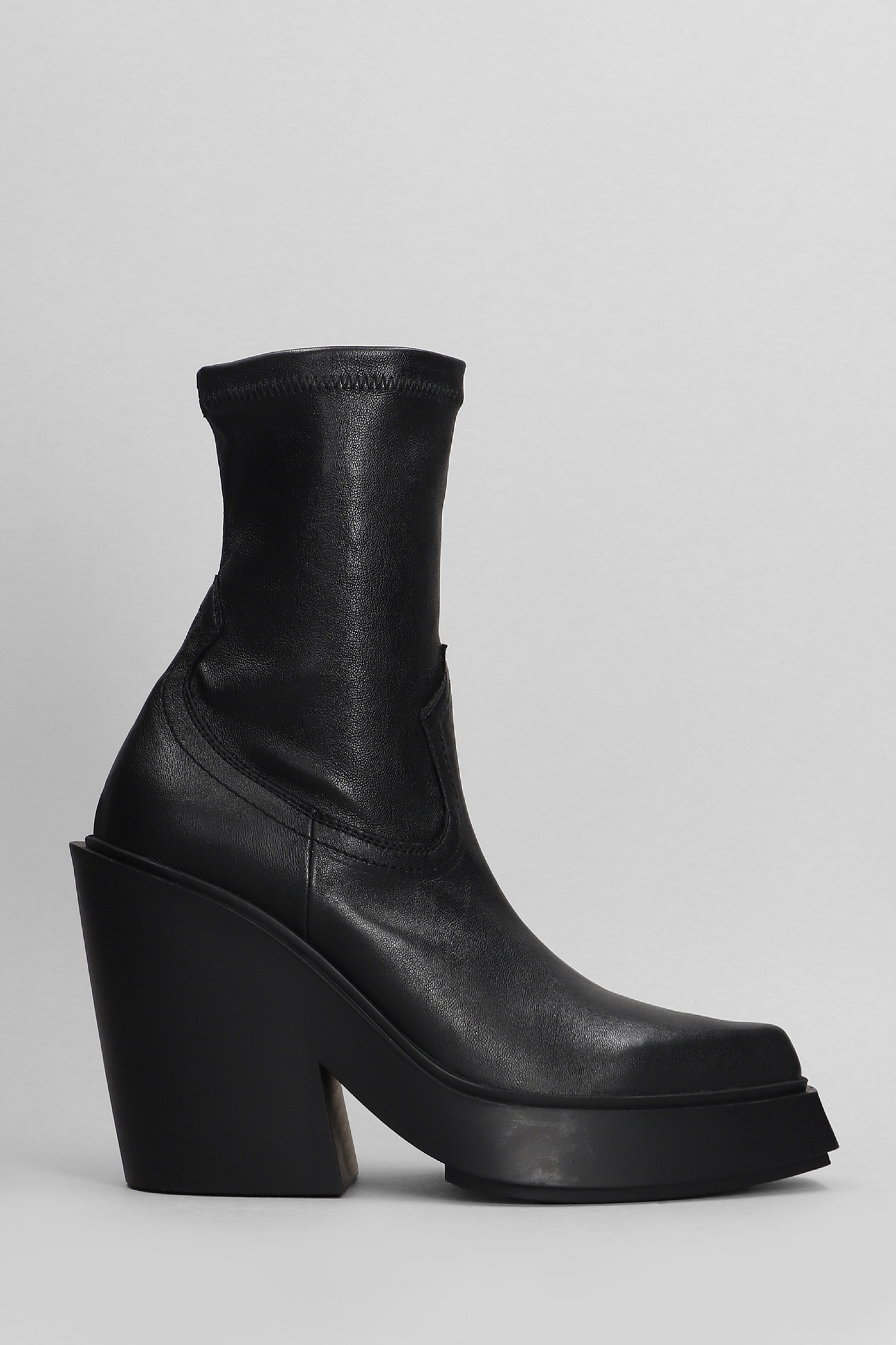 Vic Matié Pulp High Heels Ankle Boots In Black Leather