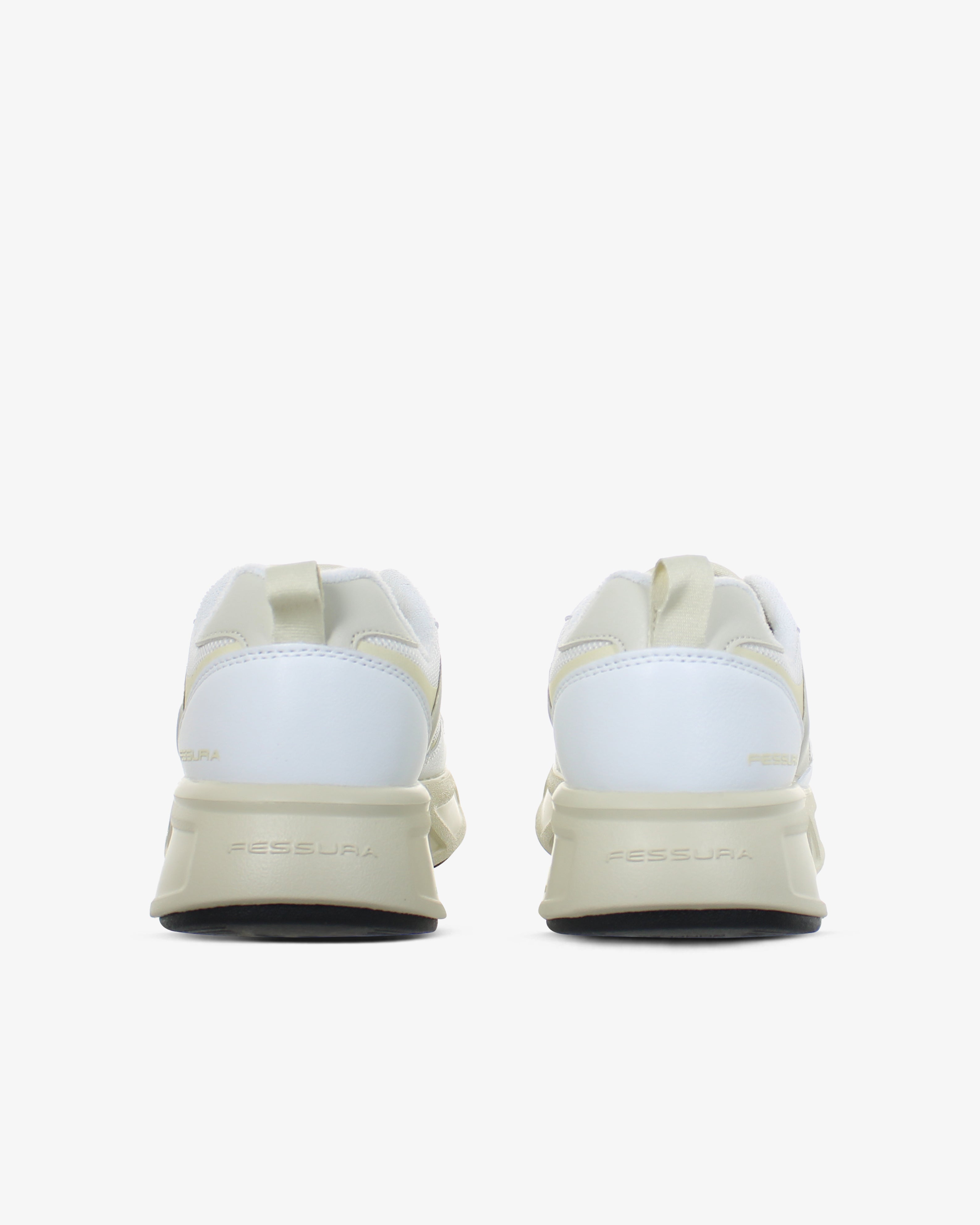 Fessura Walk #03 In White-milk
