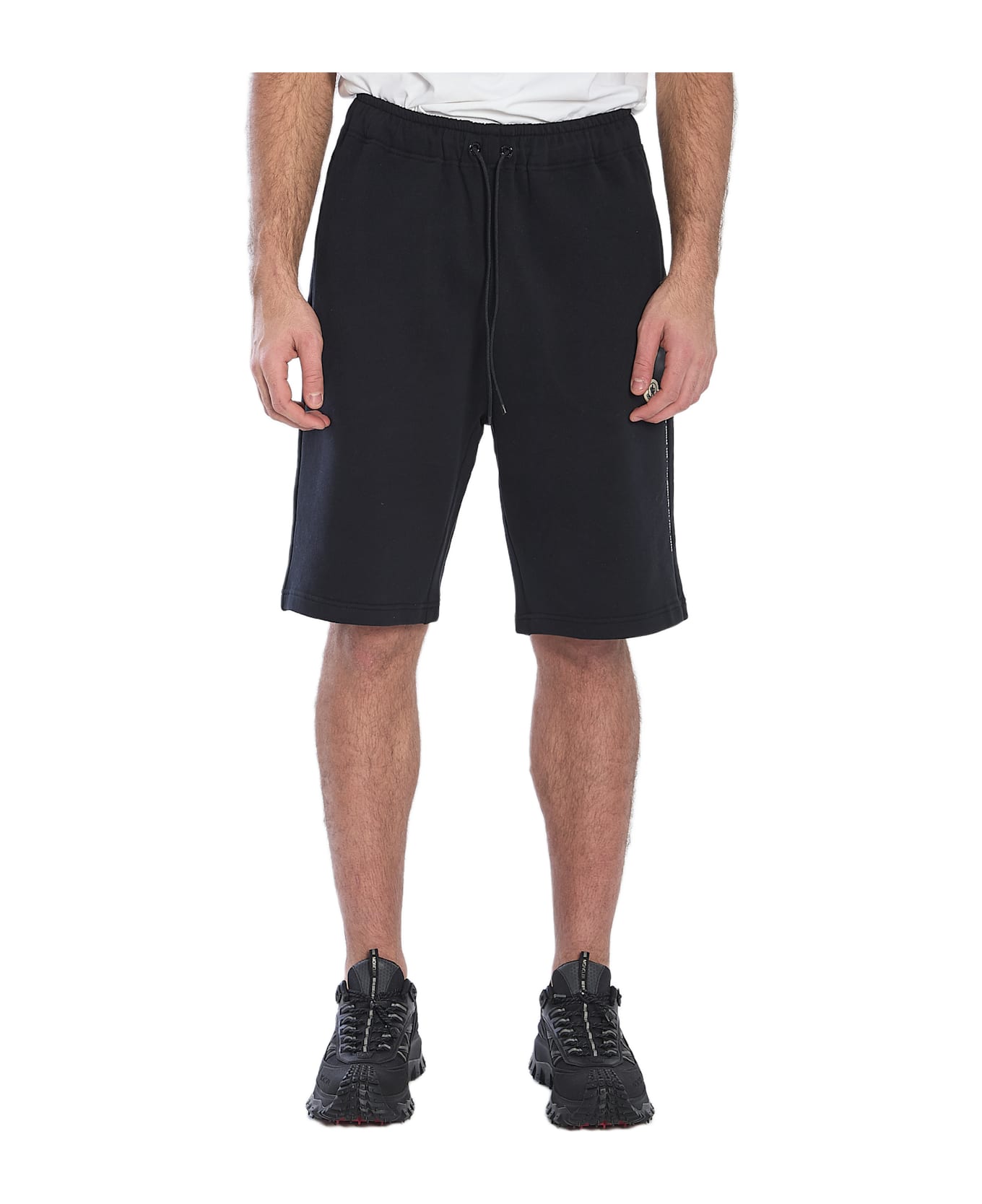 Moncler Embroidered Logo Shorts - Black