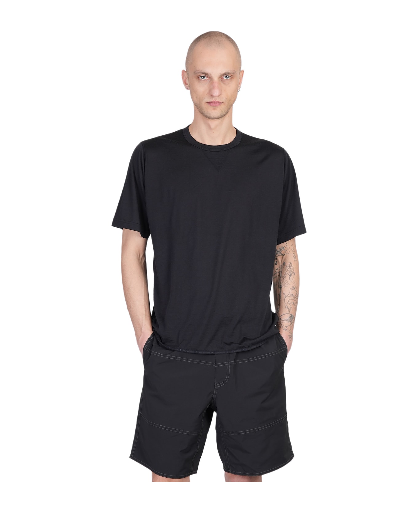And Wander T-shirt In Black Wool - black