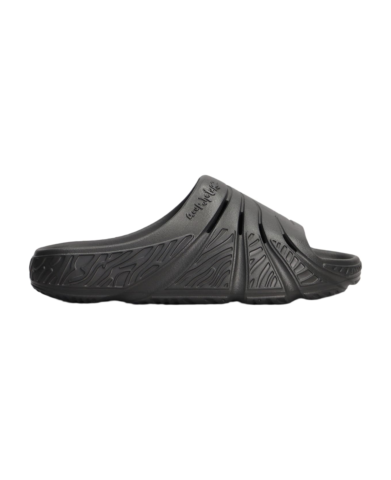 Acupuncture Siplas Flats In Black Rubber/plasic - black その他各種シューズ