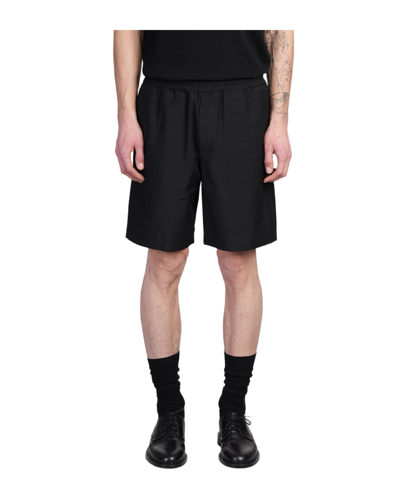 Low Brand Georgette Shorts In Black Wool - black