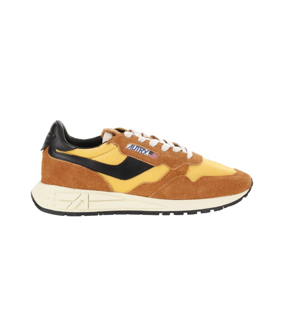 【送料&関税込】Autry Whirlwind Sneaker Autry Whirlwind Runner Leather Low-Top Sneakers | Saks Fifth