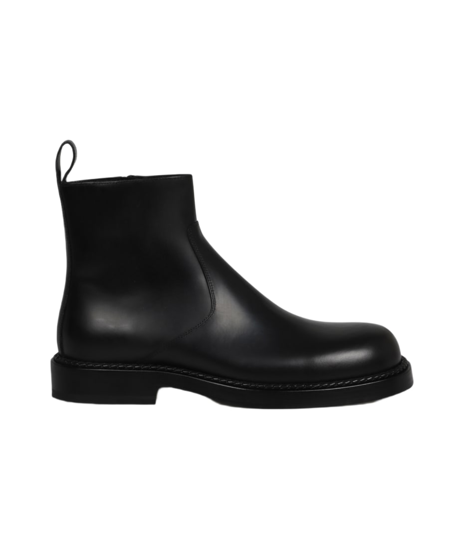 【関税込み】BOTTEGA VENETA STRUT SMOOTH LEATHER ANKLE BOOTS Bottega Veneta Strut Ankle Boot | italist
