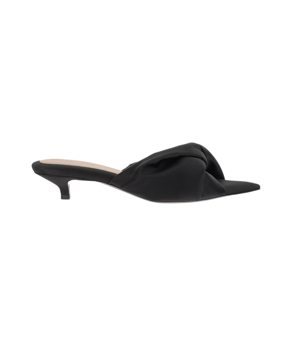 シューズ・サンダルその他 CARVEN Woman Heeled sandals Black 6251161232 DEEP BLACK Carven Satin Heeled Sandals | italist