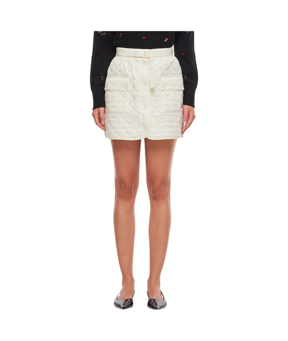 ◆MONCLER◆ プリーツディテール ショーツ Moncler Quilted Shiny Nylon Miniskirt | italist
