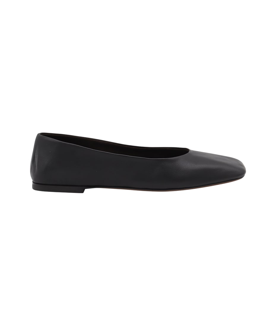 【送料&関税込】The Row Black Leather Ballerina Shoes The Row Black Leather Ballerina Shoes | italist