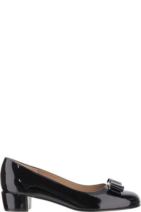 【関税&送料込】Ferragamo Decollete Vara In Leather Ferragamo Vara Decollete' | italist