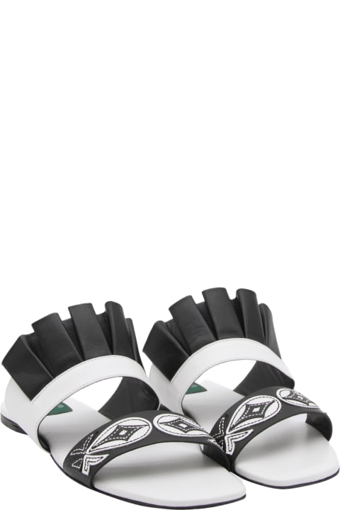 ウィメンズ新着アイテム Pucci Black And White Leather Goccia Applique' Flat Sandals