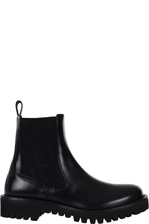 Valentino Garavani Boots for Men Valentino Garavani Round Toe Ankle Boots