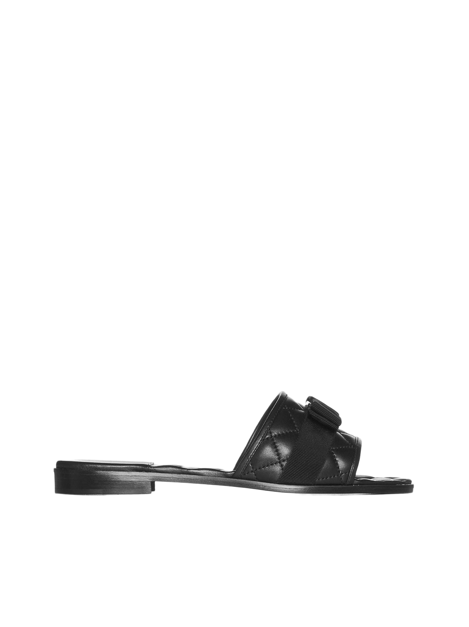 【送料&関税込】Ferragamo Love Cq Quilted Leather Flat Sanda Ferragamo Love Cq Quilted Leather Flat Sandals | italist