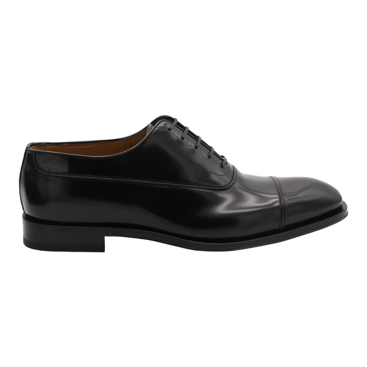 品薄★FERRAGAMO パテントレザー&メッシュ スニーカー 品薄☆FERRAGAMO パテントレザー&メッシュ スニーカー 靴・シューズ
