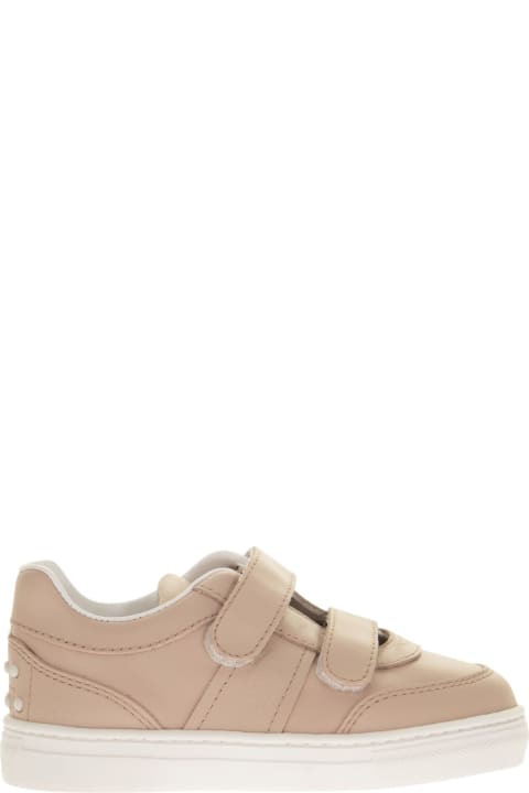 Trainers With Strap Closure