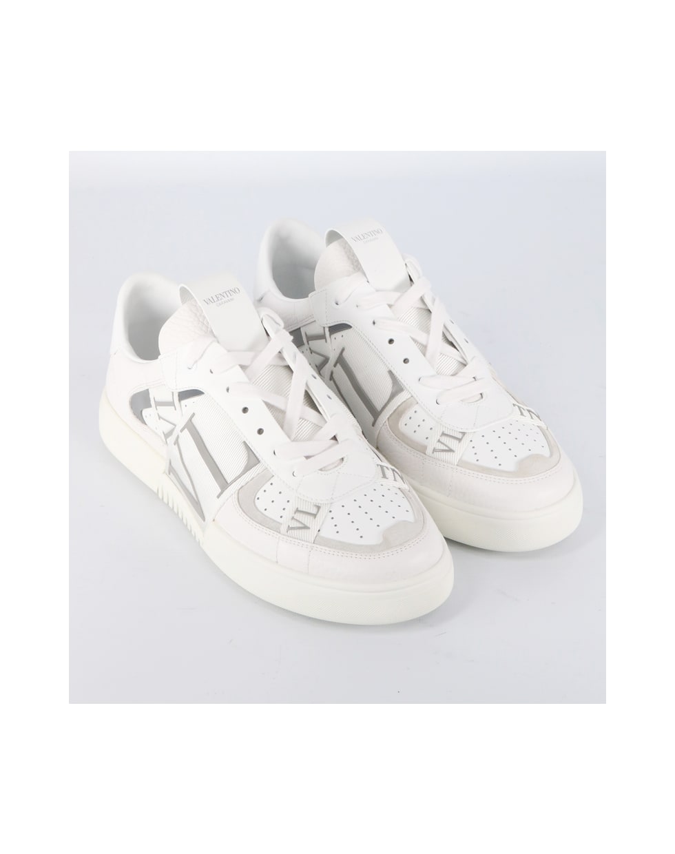 Valentino Garavani White Low-top Vl7n Sneakers - White