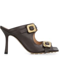 サンダル・ミュール BOTTEGA VENETA STRETCH BUCKLE SMOOTH LEATHER MULE SANDALS BOTTEGA VENETA Stretch Buckle leather sandals | NET-A-PORTER
