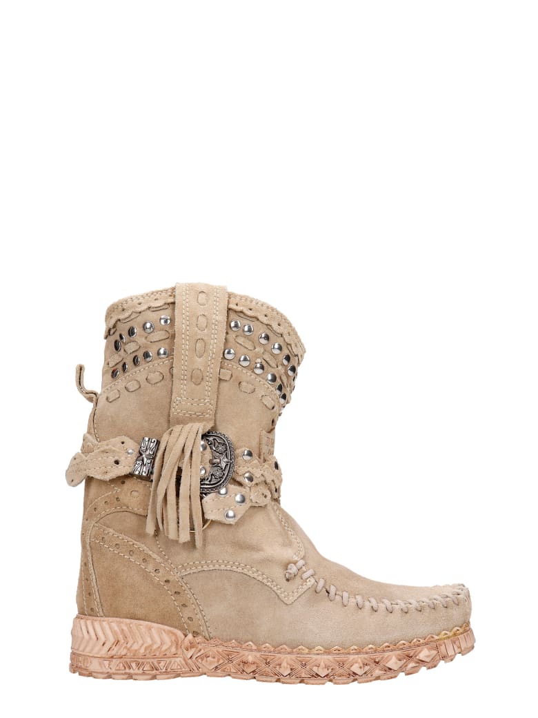 El Vaquero Yara Ankel Boots Inside Wedge In Beige Suede - beige