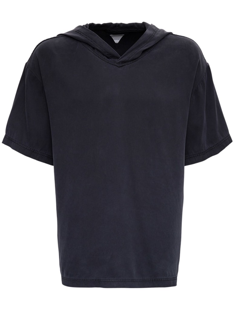 black hooded t shirt