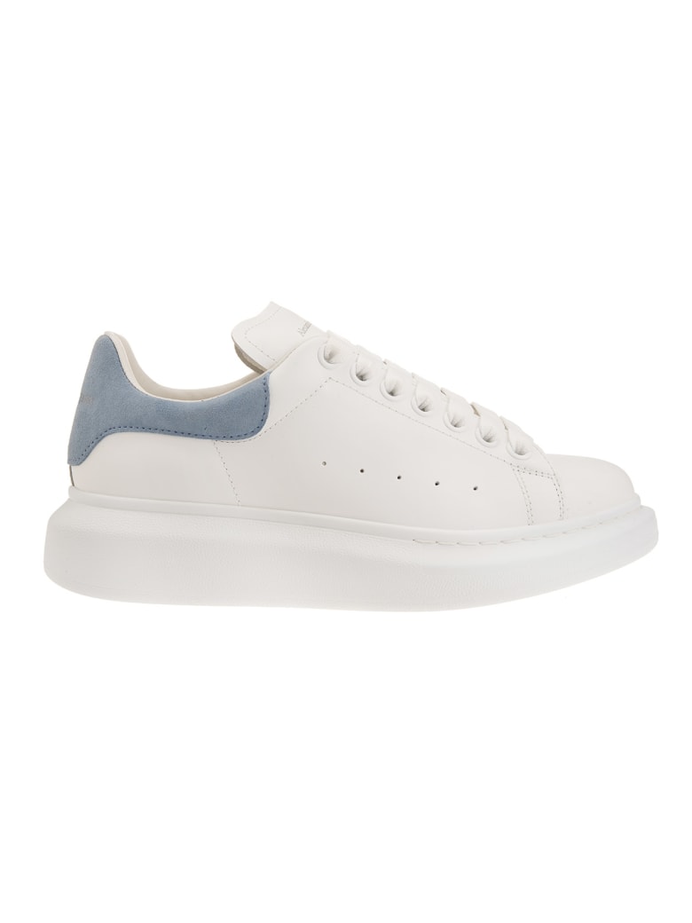 Alexander McQueen White Oversized Sneakers With Light Blue Suede Spoiler - White/dream blue
