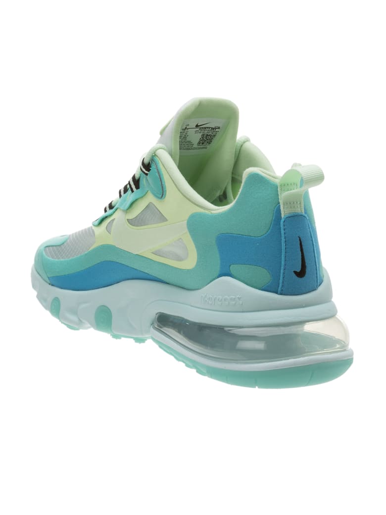 air 70 reacts