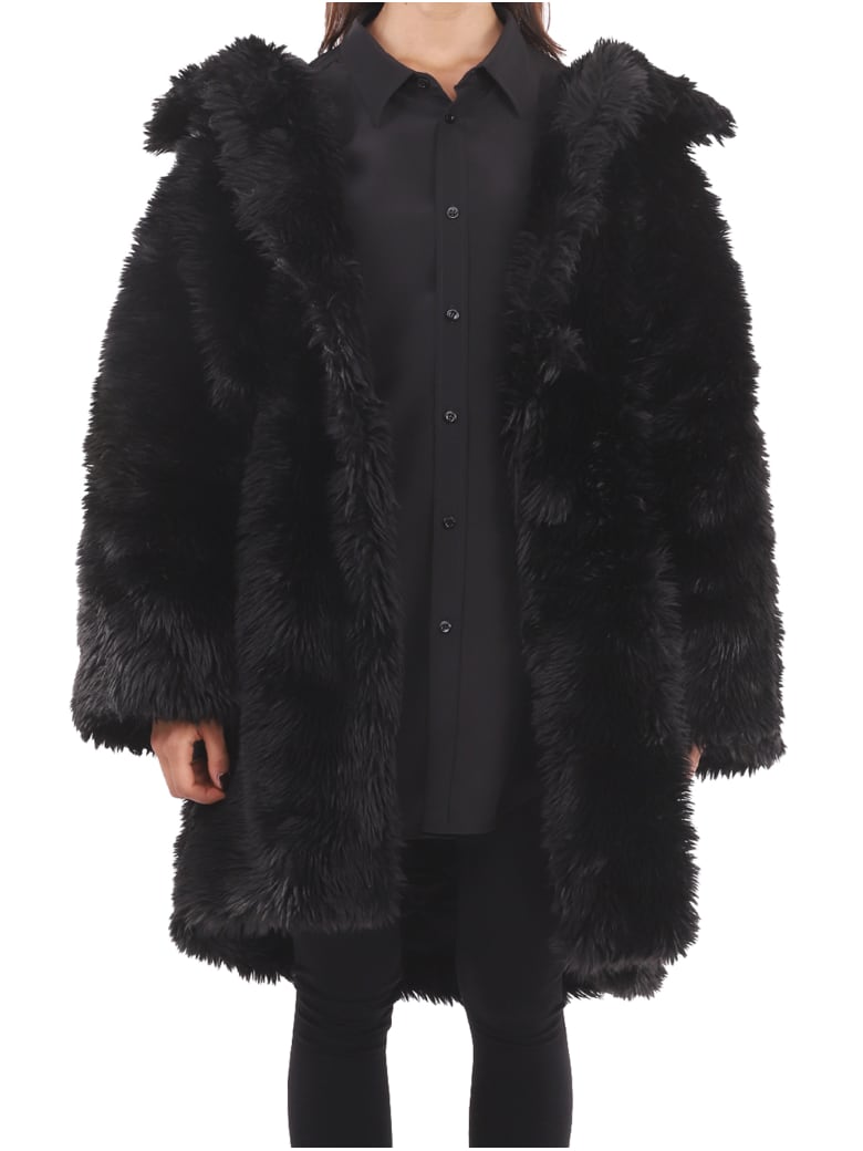 black fake fur collar