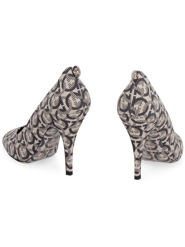 ferragamo gancini pump