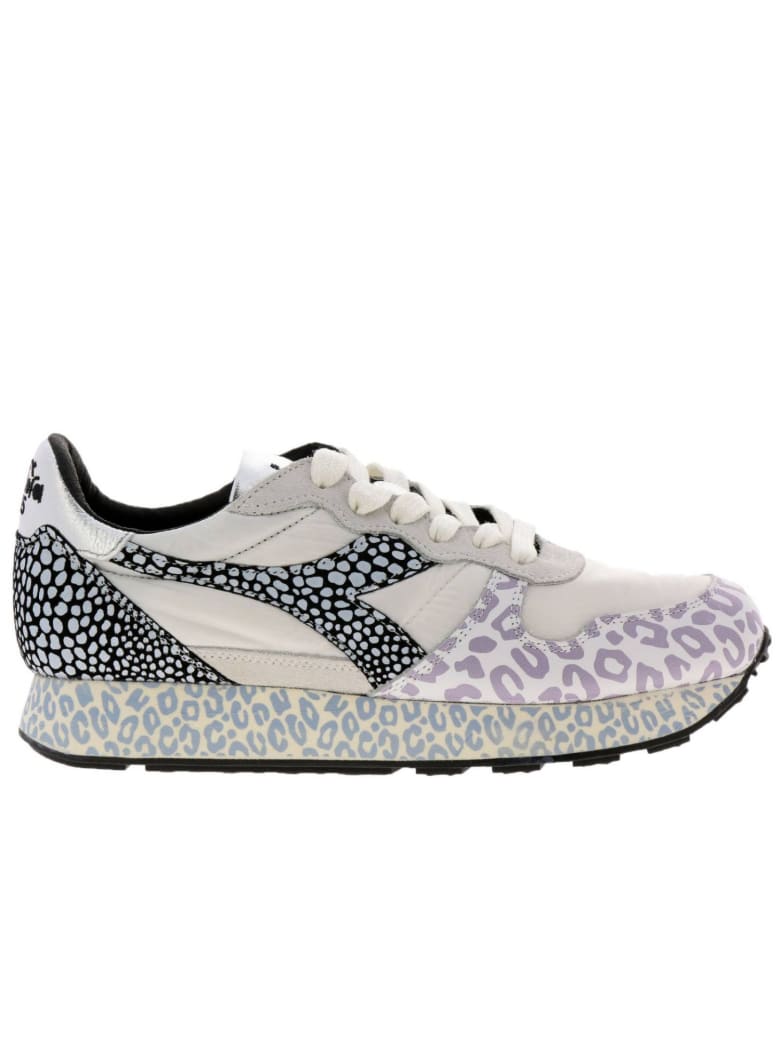 what shoes are kyrie irving wearing tonight