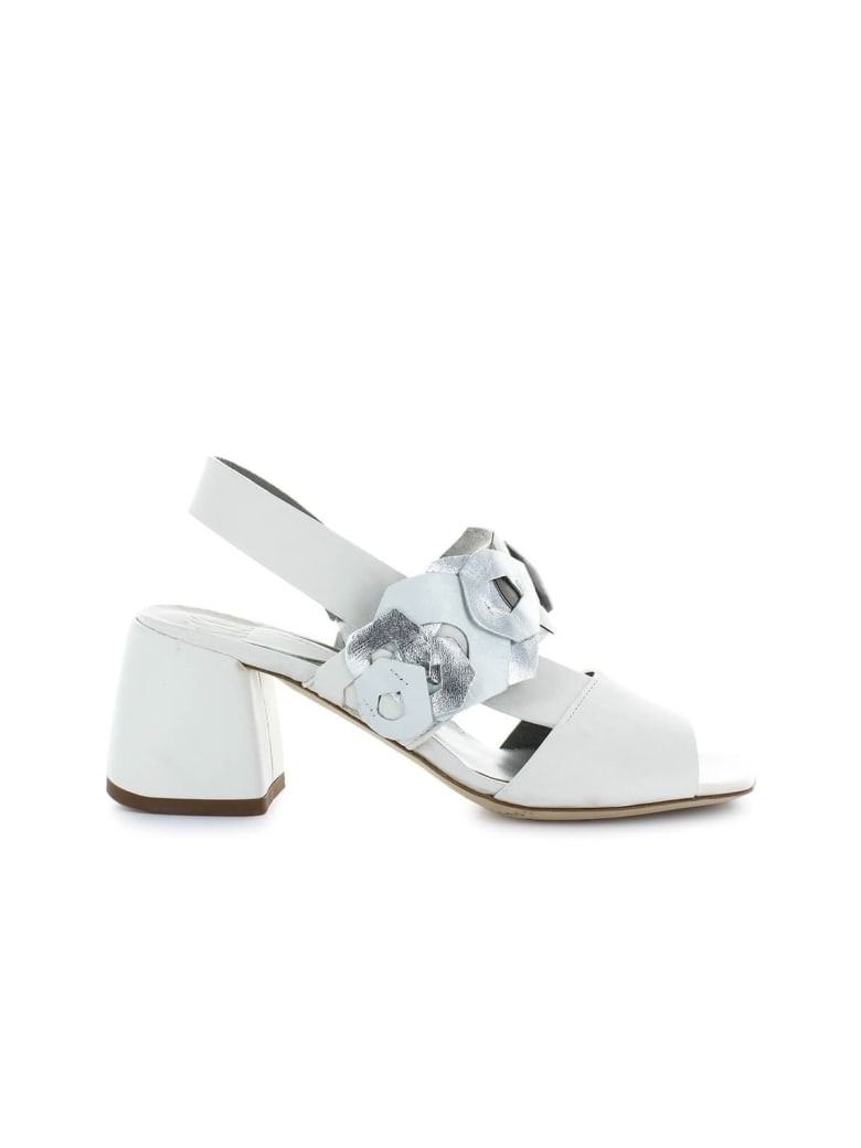 IXOS White Sandal With Decorations - Latte (White)