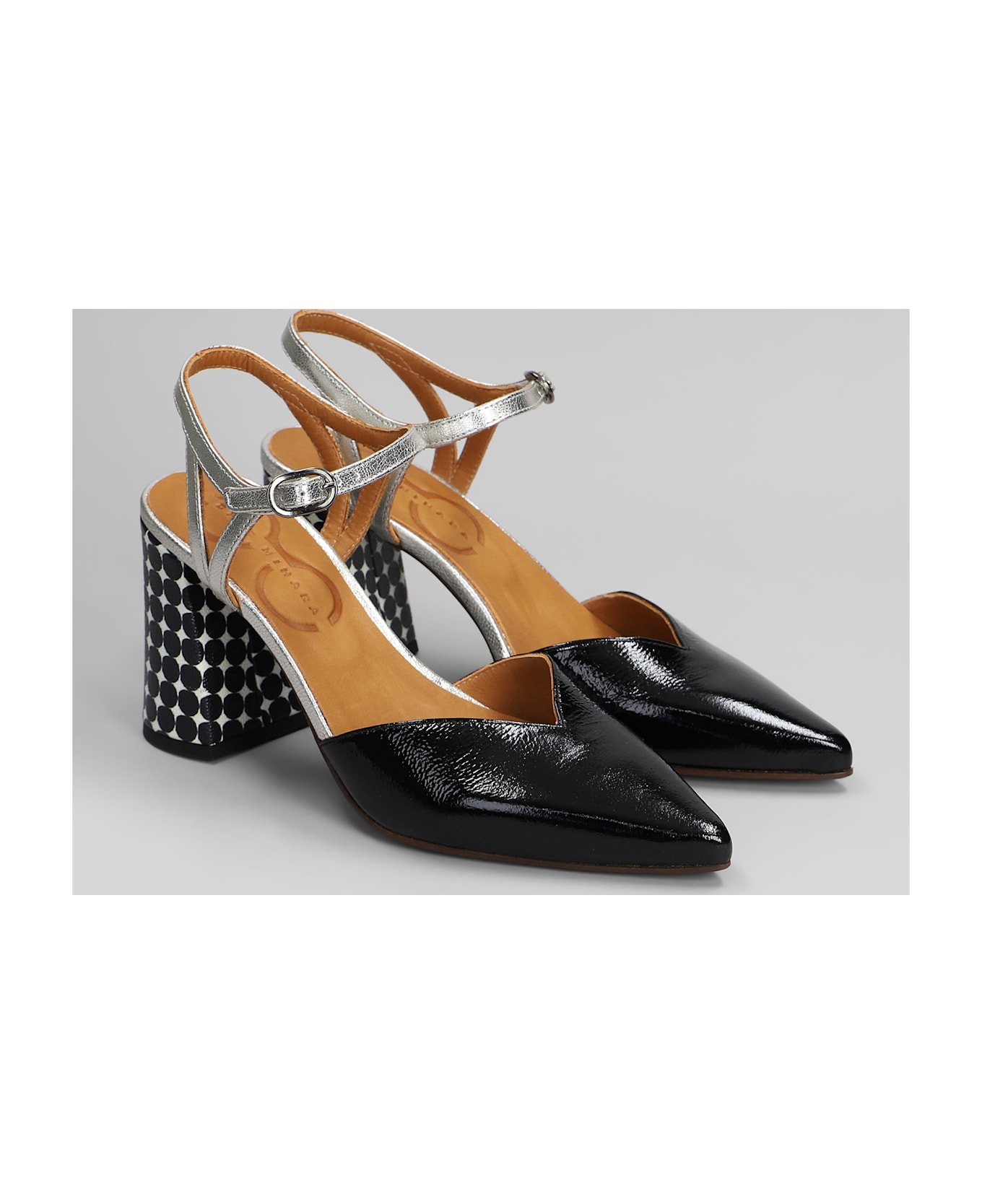 Chie Mihara Pumps In Black Patent Leather - black