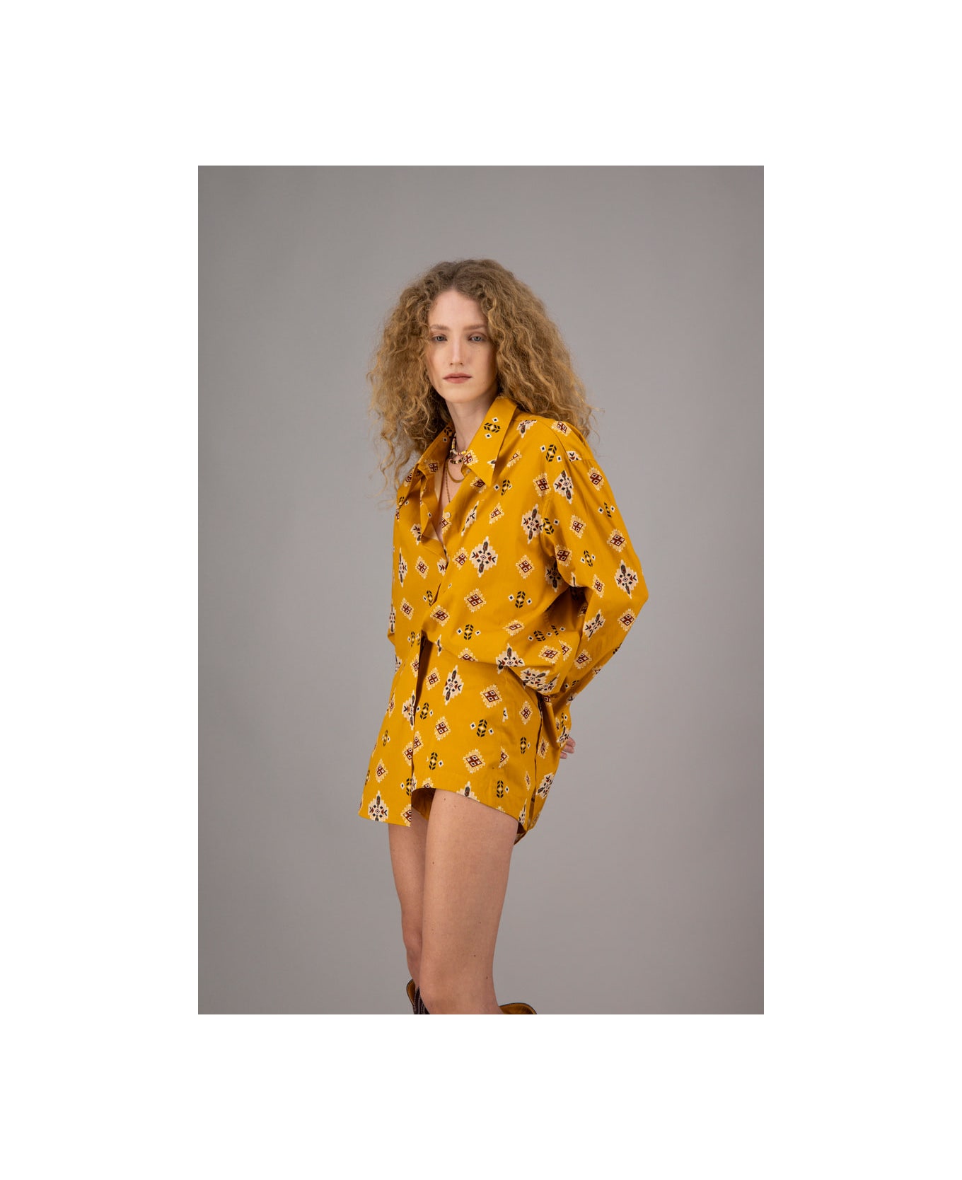 Amotea Donna In Geometric Printed Ochre Cotton - Ochre