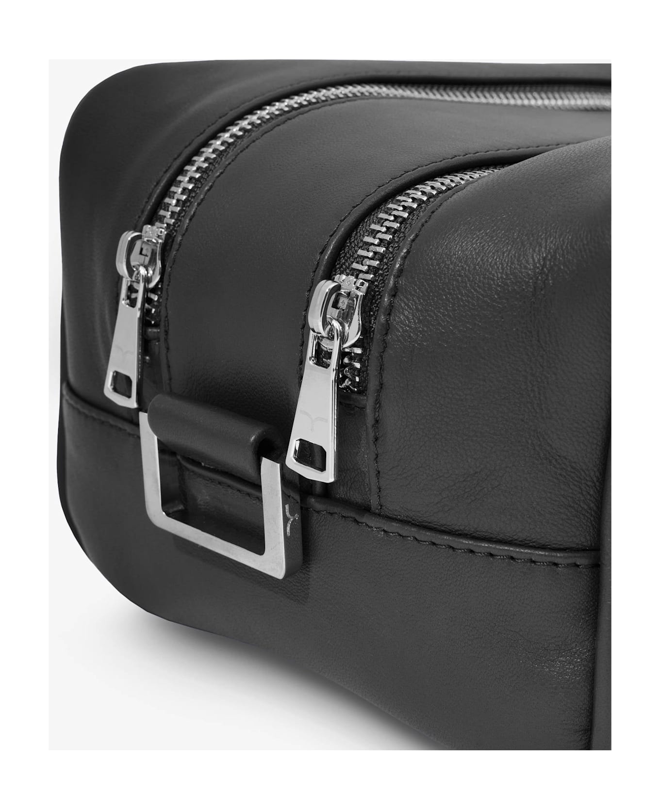 Larusmiani Wash Bag
tzar
 Luggage - Black