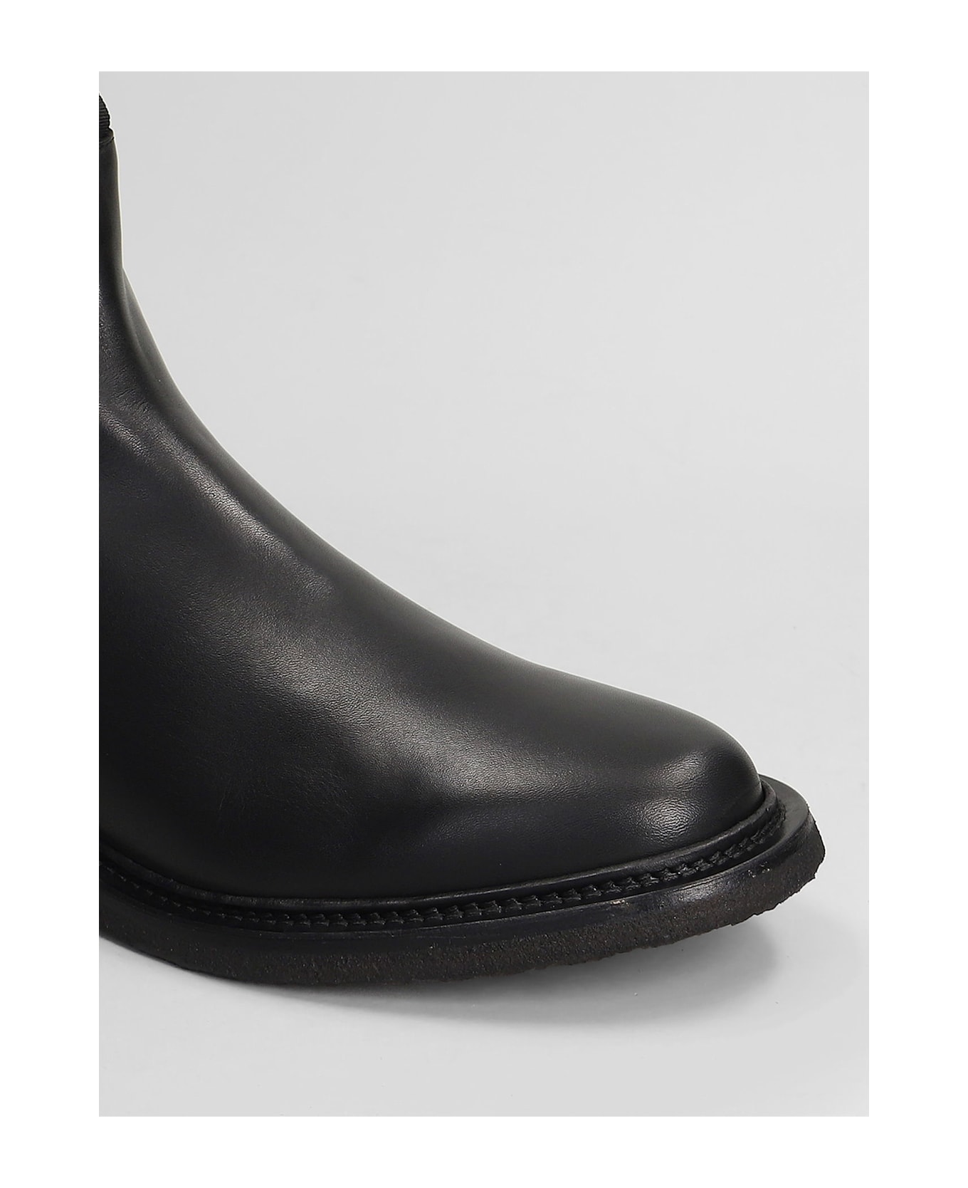 Common Projects Chelsea Ankle Boots In Black Leather - black