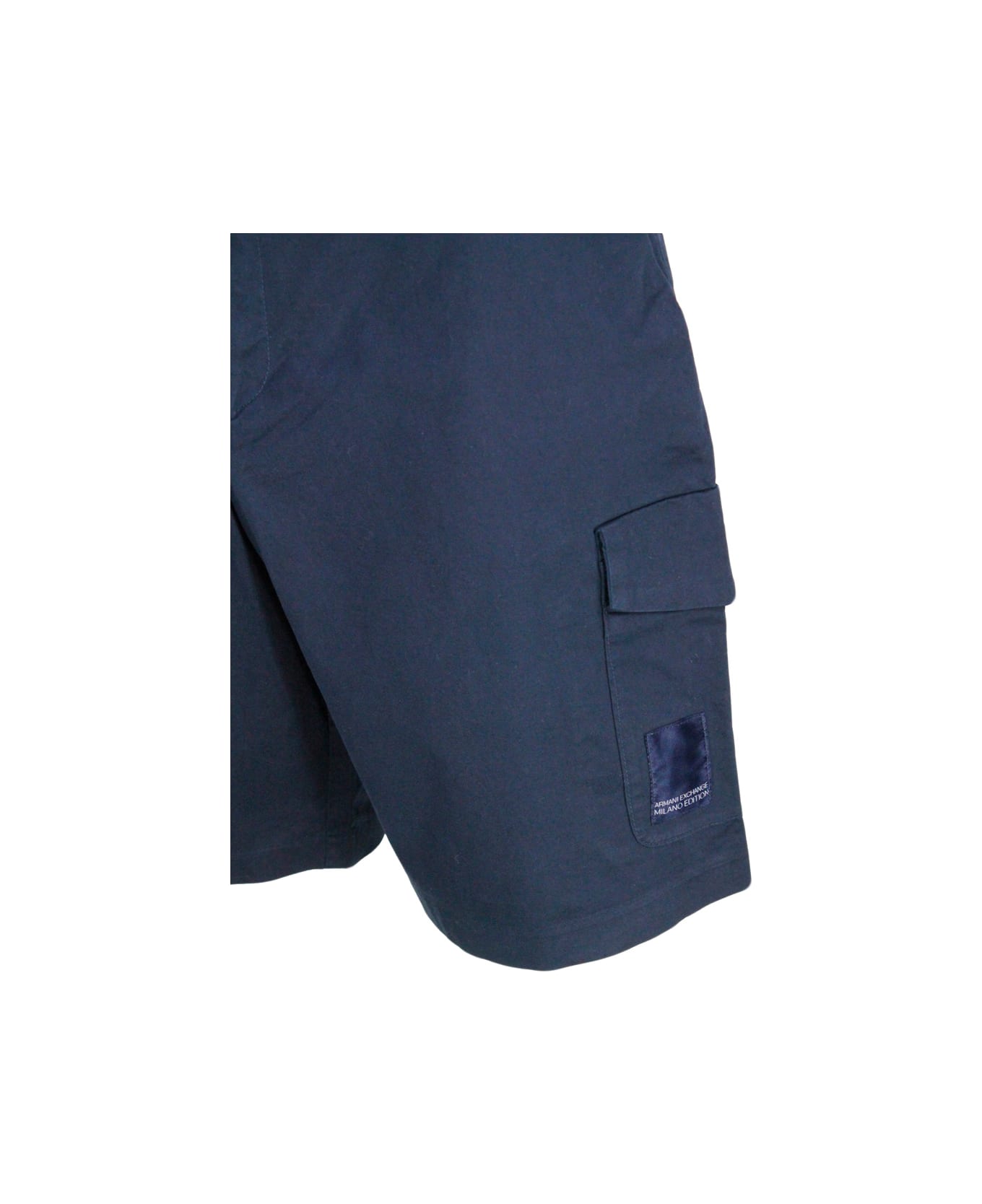 Armani Collezioni Stretch Cotton Bermuda Shorts, Cargo Model With Large Pockets On The Leg And Zip And Button Closure - Blu ショートパンツ