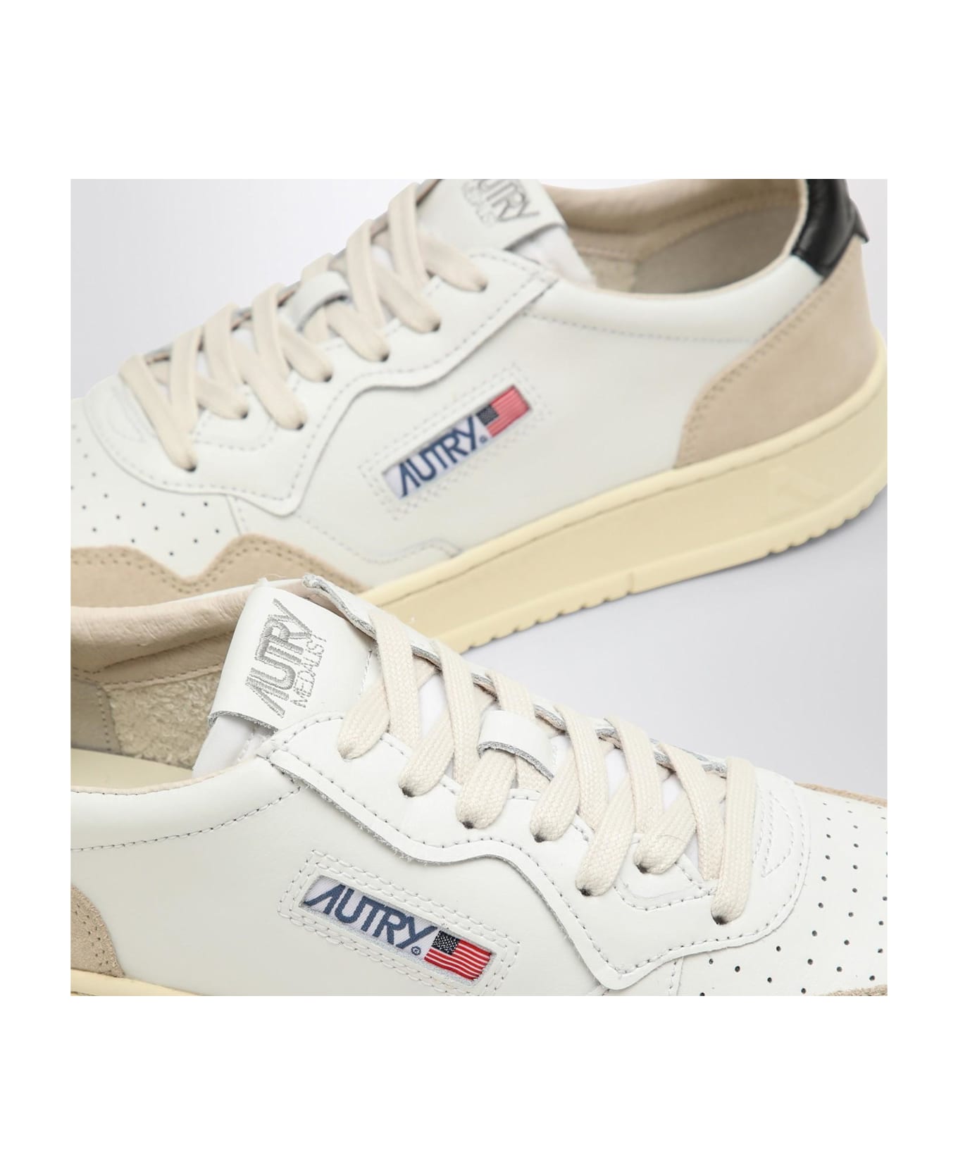 Autry Medalist Sneakers In White\/black Leather - White