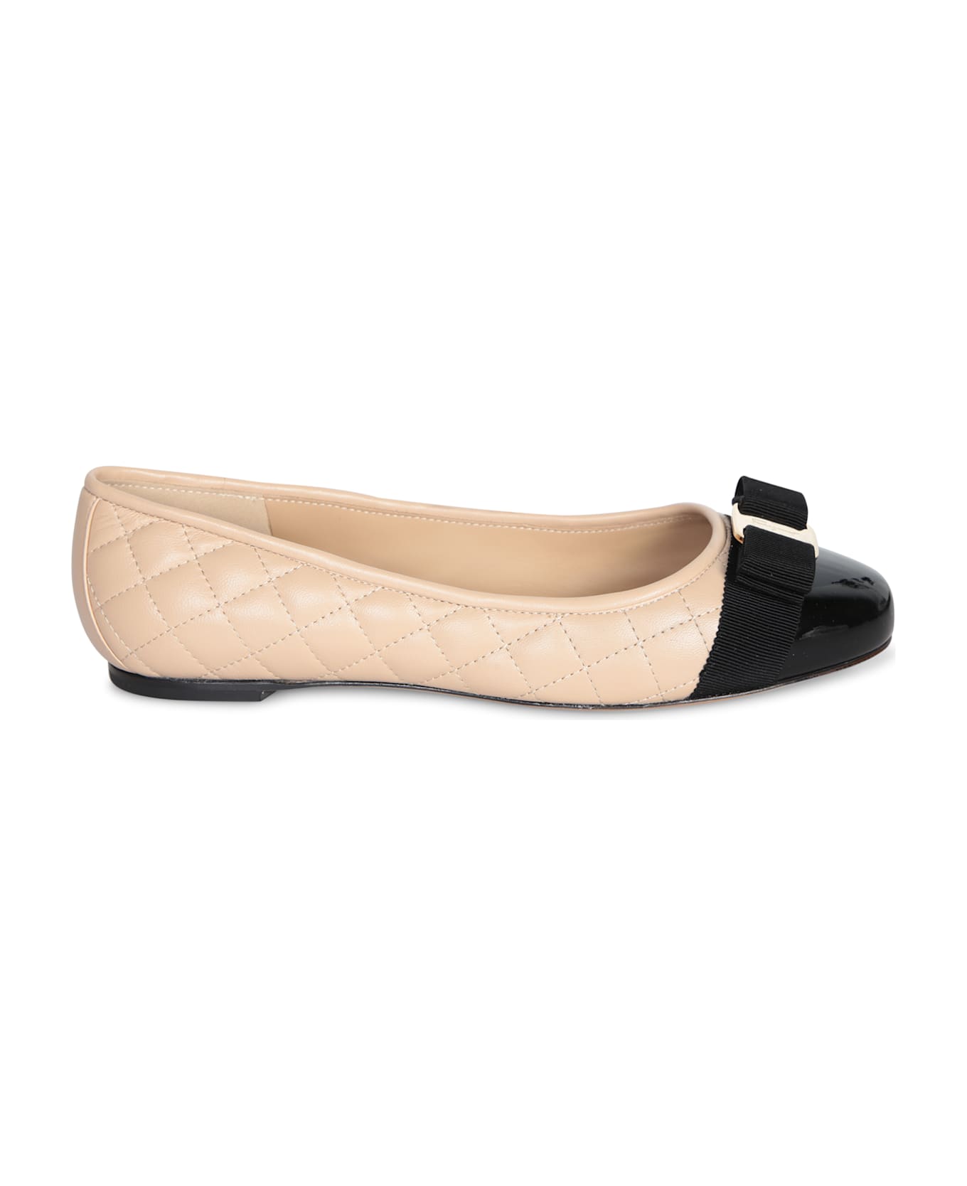 Ferragamo Vara Quilted Flat In Beige And Black - Beige