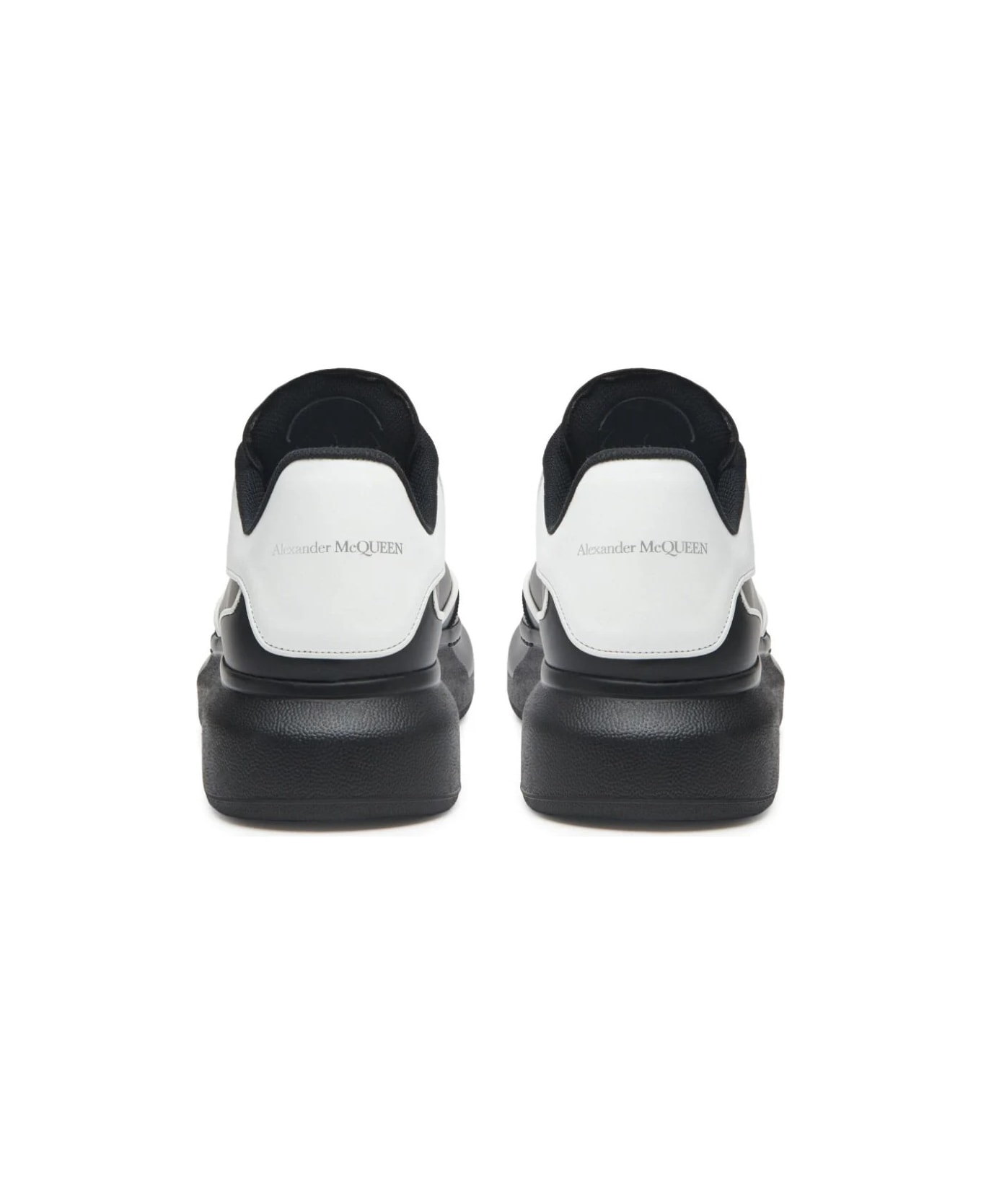 Alexander McQueen Oversized Sneakers In Black And White - Black