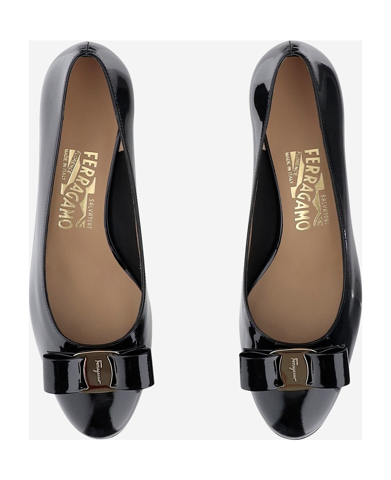 Ferragamo Glossy Leather Vara Décolleté - Black