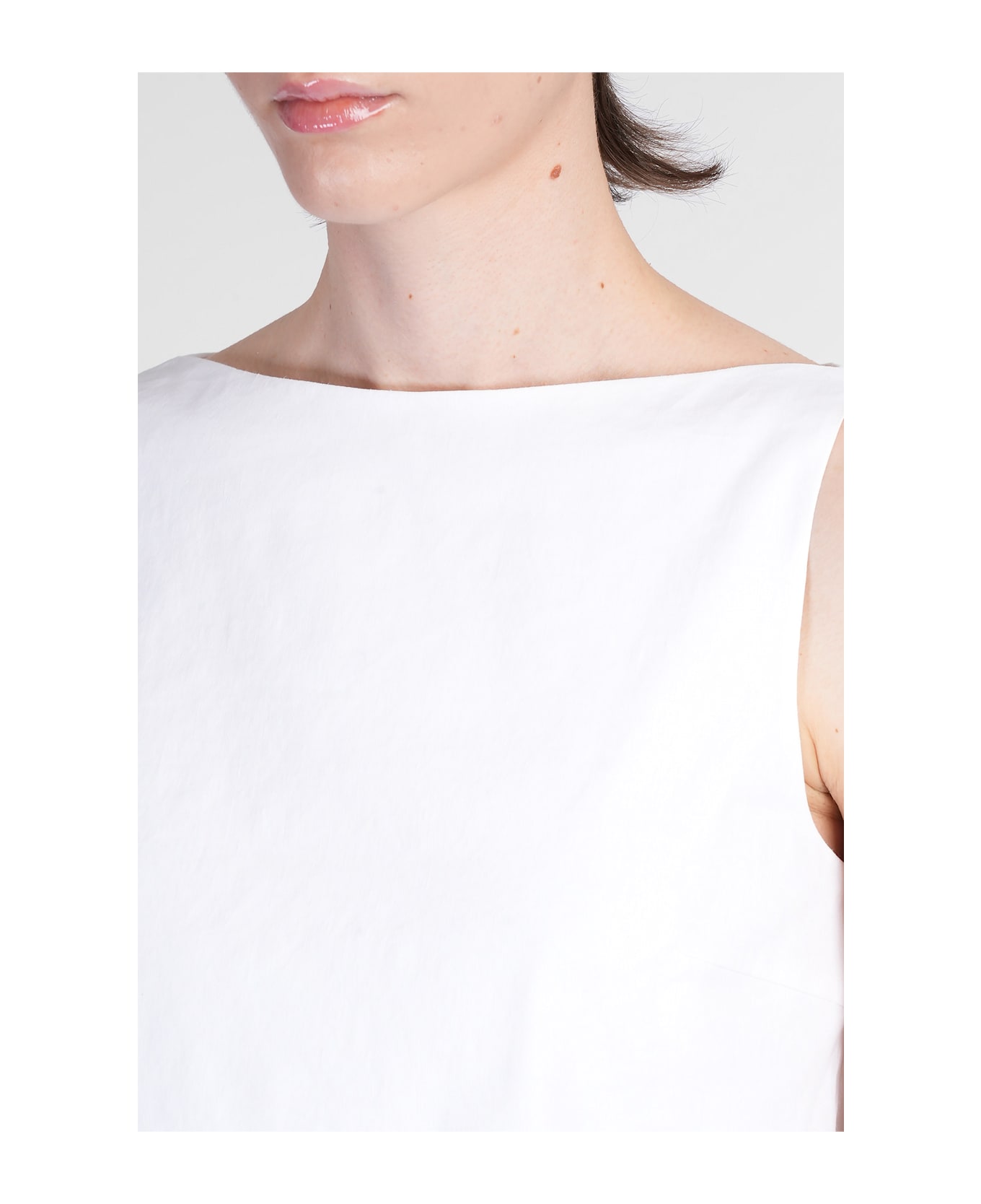Theory Topwear In White Linen - white