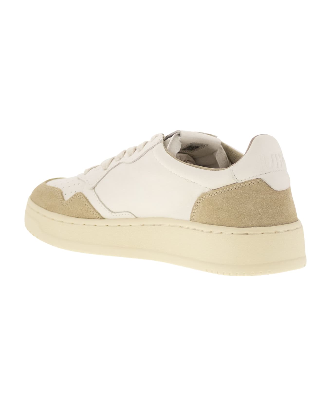 Autry Medalist Low - Two-tone Leather Sneakers - White/beige