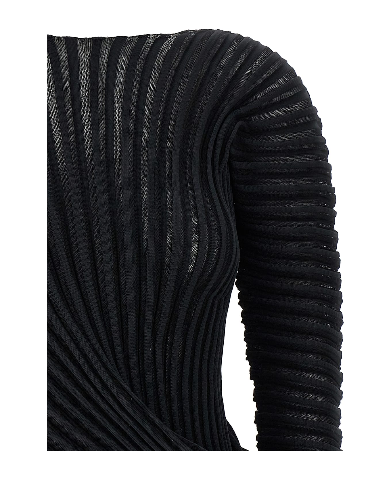 Issey Miyake 
stream
 Top - Black  
