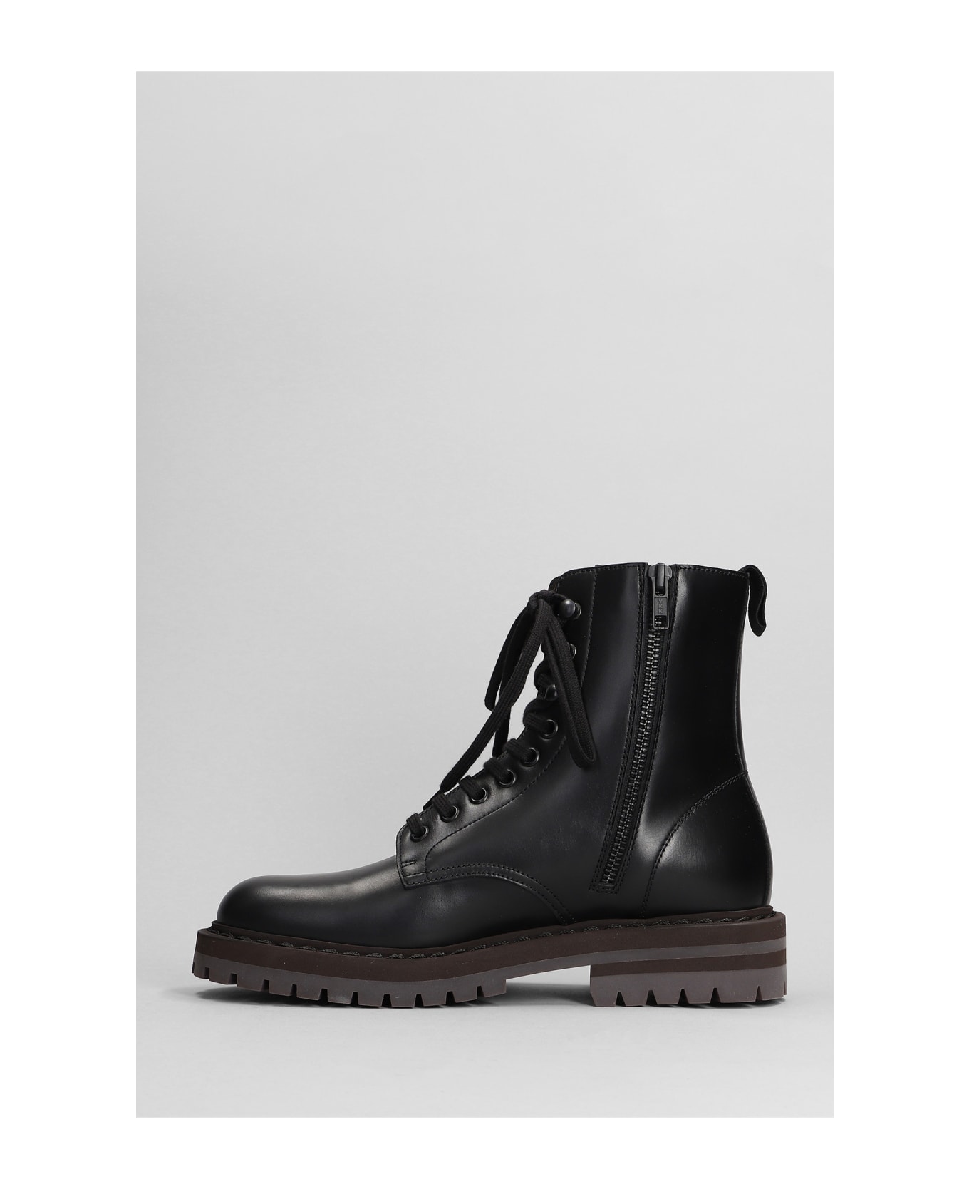 Common Projects Combat Boots In Black Leather - black