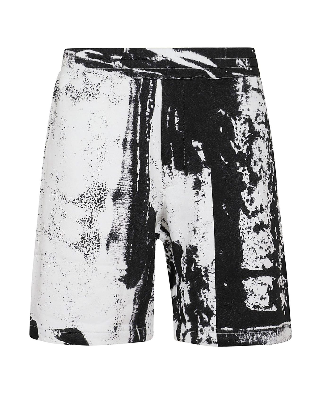 Alexander McQueen All-over Print Bermuda Shorts - White Black ショートパンツ