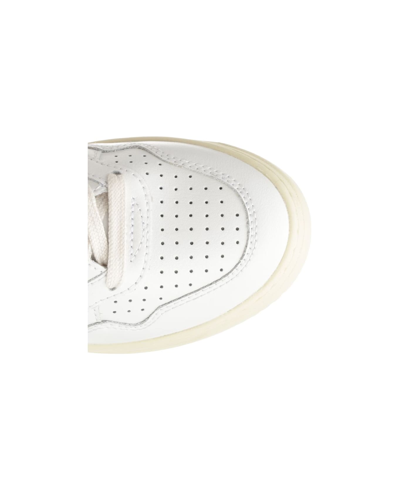 Autry 'medalist Low' Sneaker - White