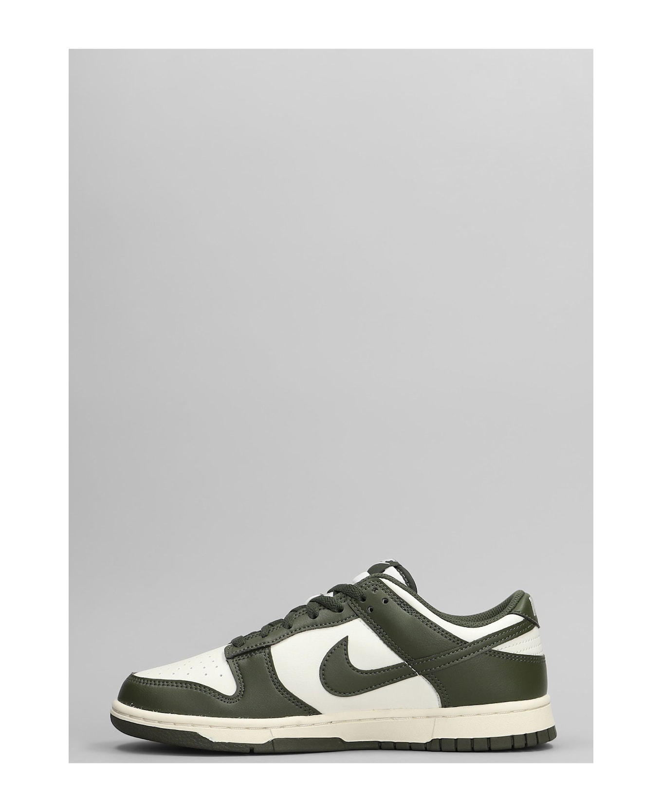 Nike Dunk Low Retro Sneakers In Green Leather - green