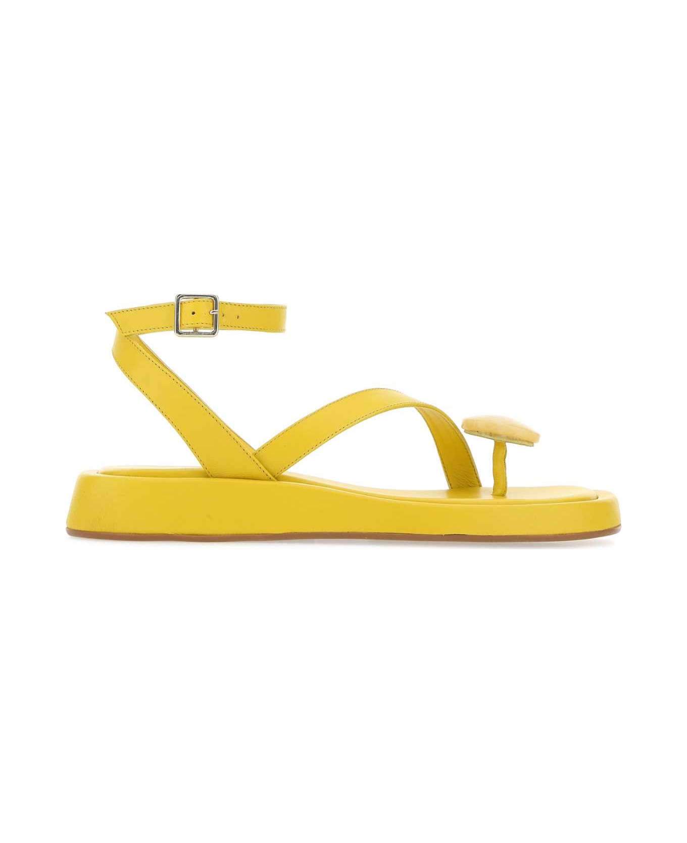 GIA BORGHINI Yellow Leather Rosie 18 Thong Sandals - 1000 サンダル