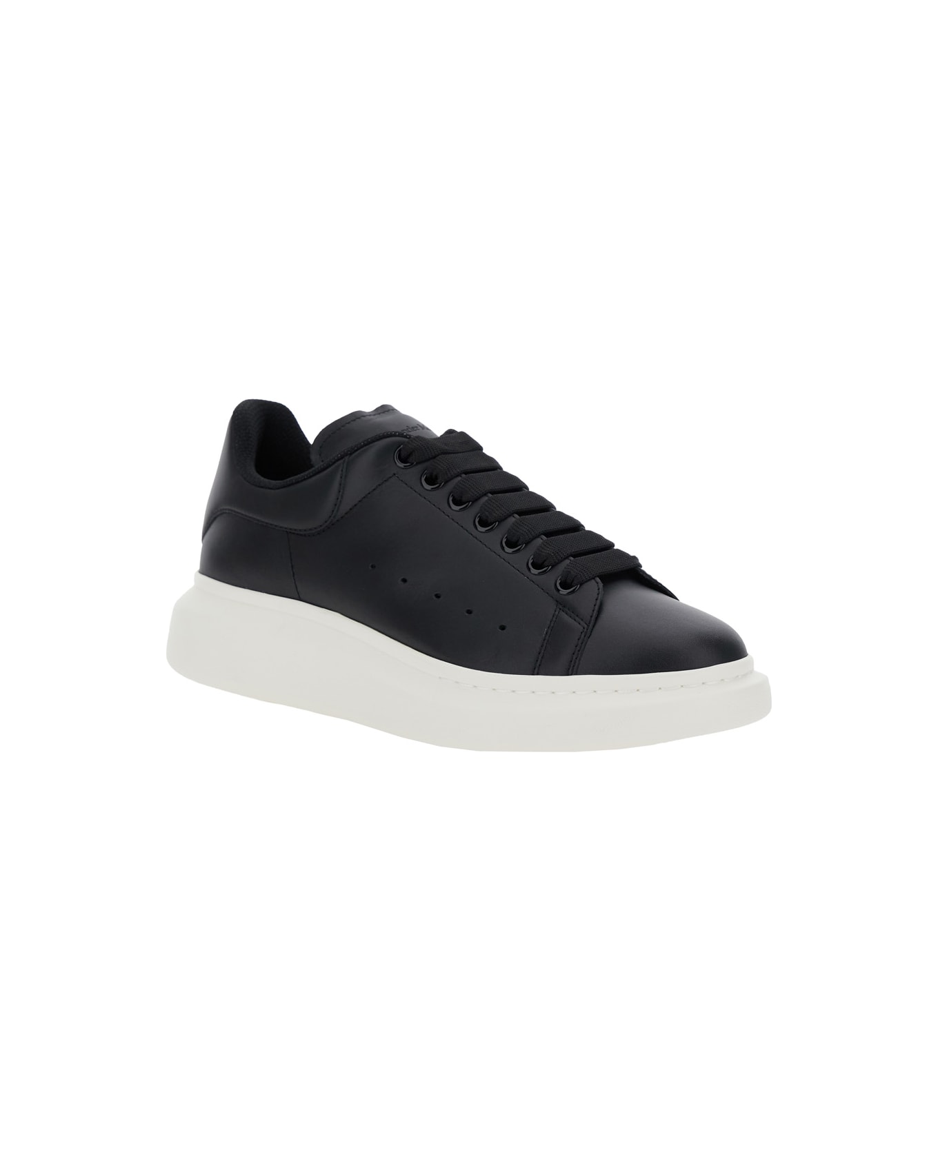 Alexander McQueen Black Low Top Sneakers With Chunky Sole In Leather Man - Black