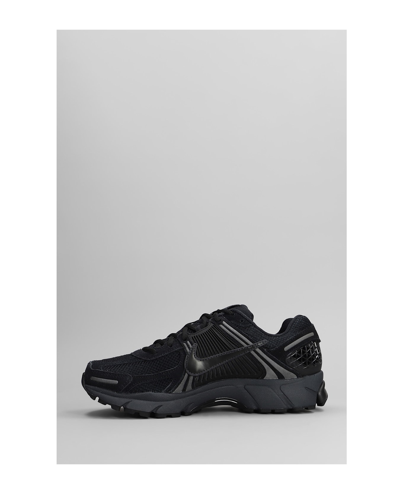 Nike Zoom Vomero 5 Sneakers In Black Leather And Fabric - black