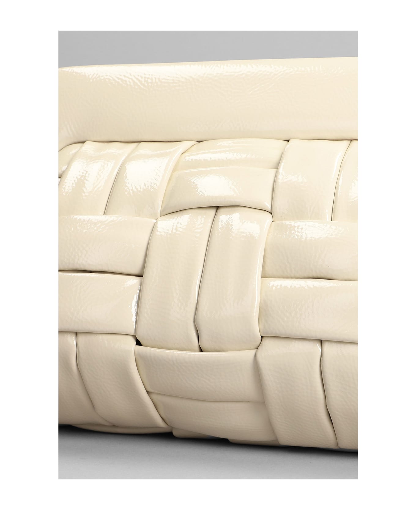THEMOIRè Bios Weaved Clutch In Beige Faux Leather - beige
